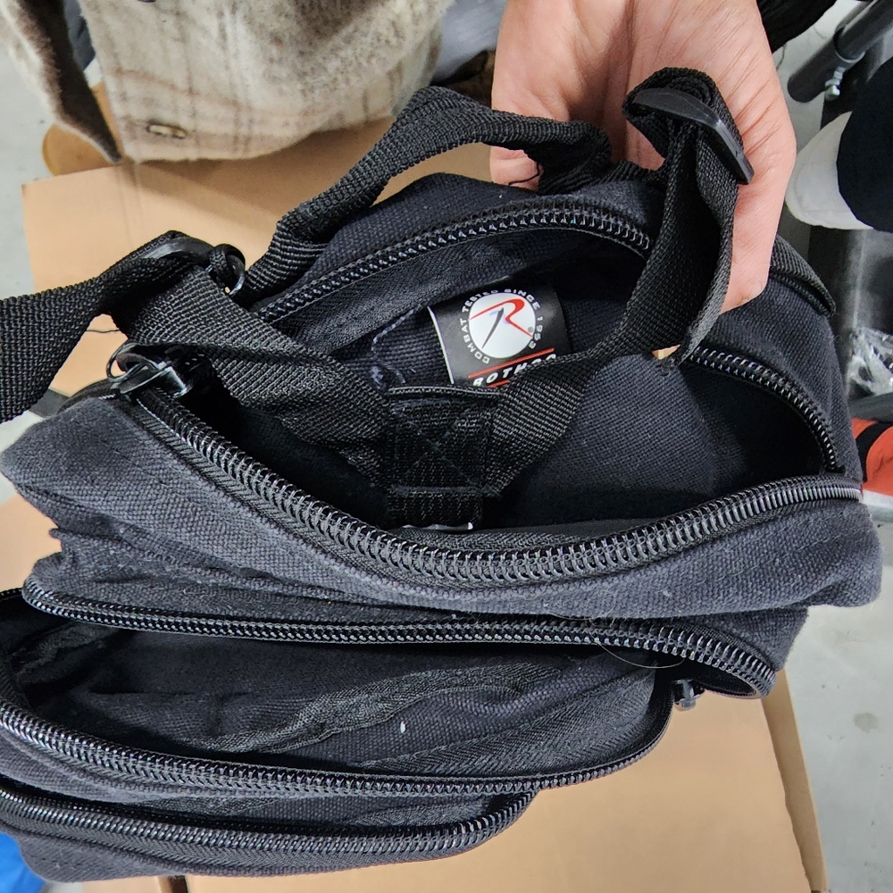 Black backpack - Picture 4 of 4